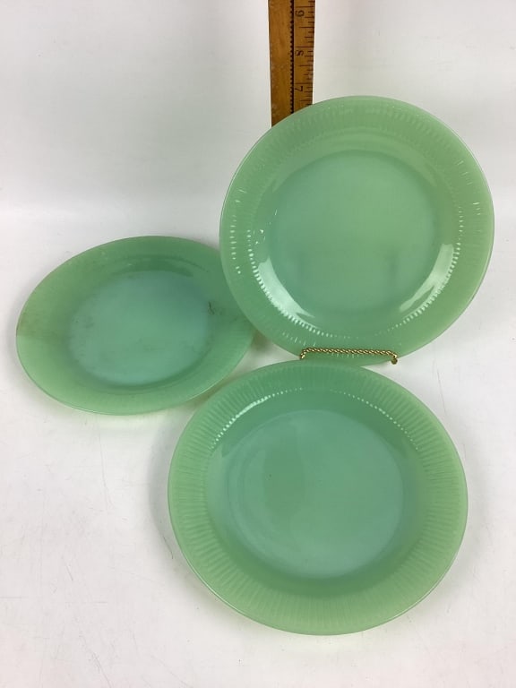 Vintage Fire King USA Jadite Oven Ware Plate Collection (1 of 2)