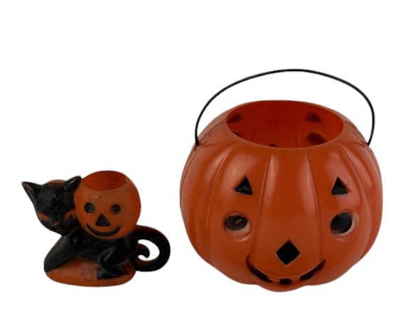 (2) Vintage Plastic Halloween Items (1 of 9)