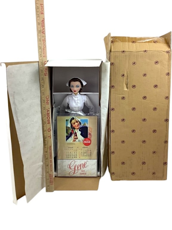 Ashton Drake, Calendar Girl, That Extra Something Doll, Coca Cola, Gene Marshall Collection: Ashton Drake, Calendar Girl, That Extra Something Doll, Coca Cola, Gene Marshall Collection 93650