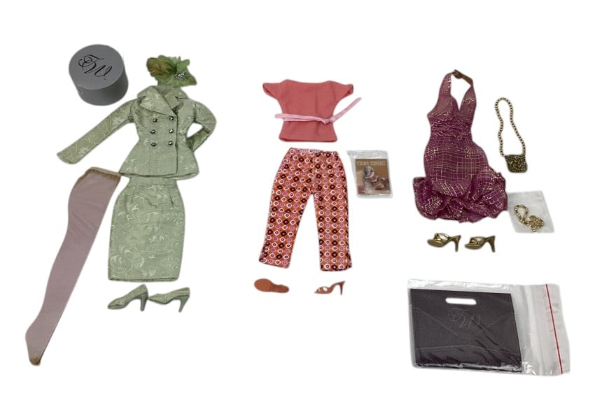 Tonner Doll Company, Tyler Wentworth Doll Accessories (3) (1 of 2)