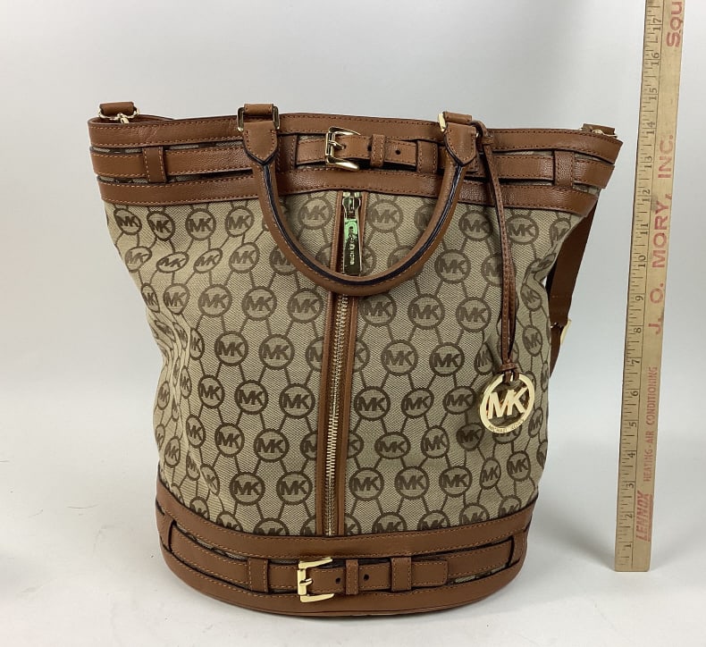 Michael Kors, Kingsbury, Lg Tote Bag, Monogram Jacquard, NWT,( Retail - $448) (1 of 4)