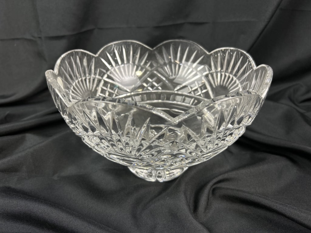 Waterford, Footed Liberty Bowl, Cut Crystal, America's Heritage Collection: Waterford, Footed Liberty Bowl, Cut Crystal, America's Heritage Collection