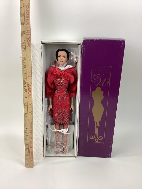 Tonner Doll Company, Radical Red Doll, Tyler Wentworth Collection (1 of 6)