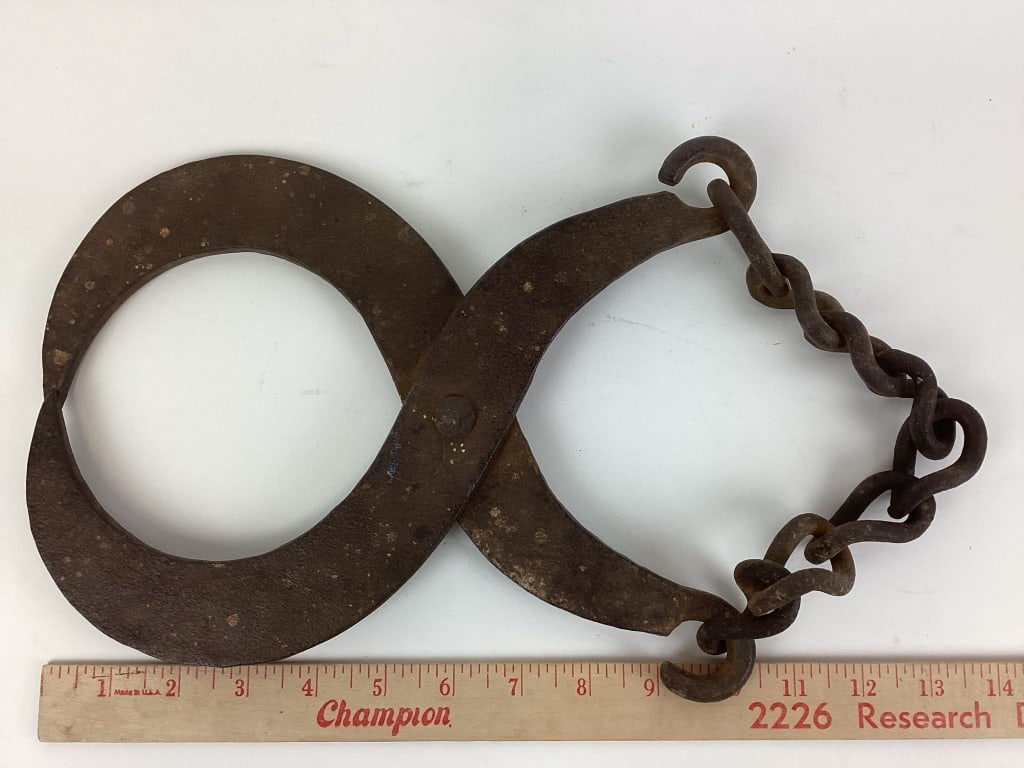 Civil War Wrought Iron Cannon Ball Tongs (1 of 2)