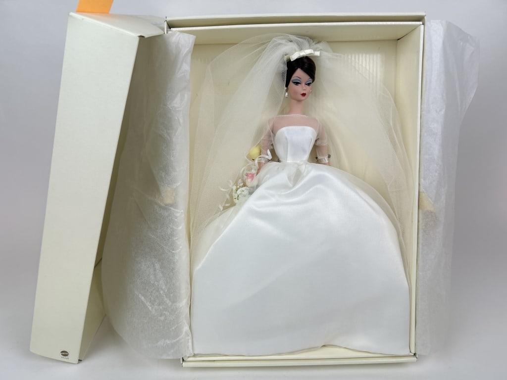 Silkstone Barbie 2001 "Maria Therese" Doll, Limited Edition: Silkstone Barbie 2001 "Maria Therese" Doll, Limited Edition