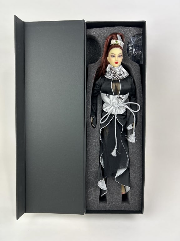 Jamieshow Gene, "Luna Li" Doll, East meets West, 2017 (1 of 2)