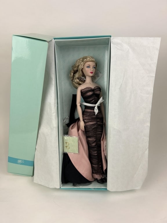 Mel Odom's Gene, "Stardust" 2010 Convention Doll w/jewelry and box (1 of 3)