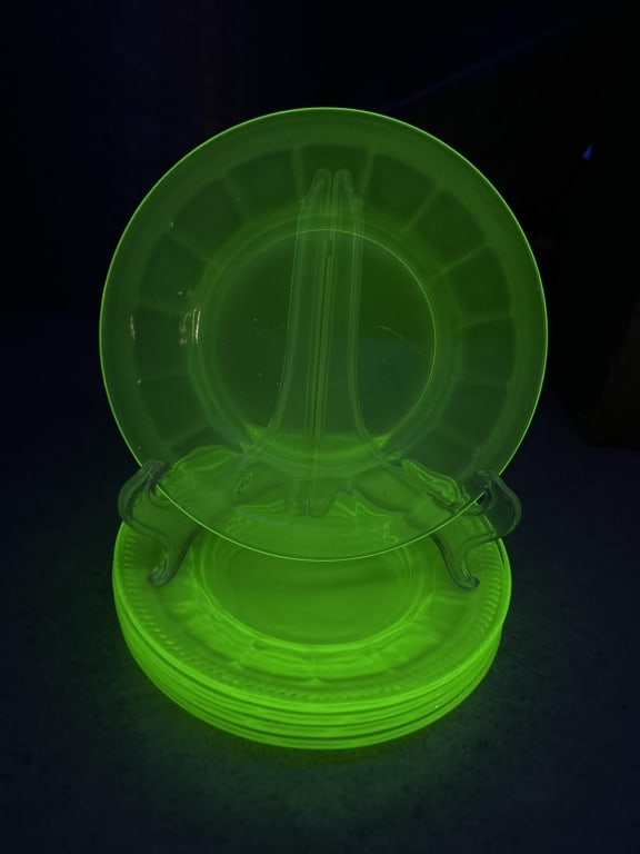 Uranium Glass 6" Plates (1 of 4)