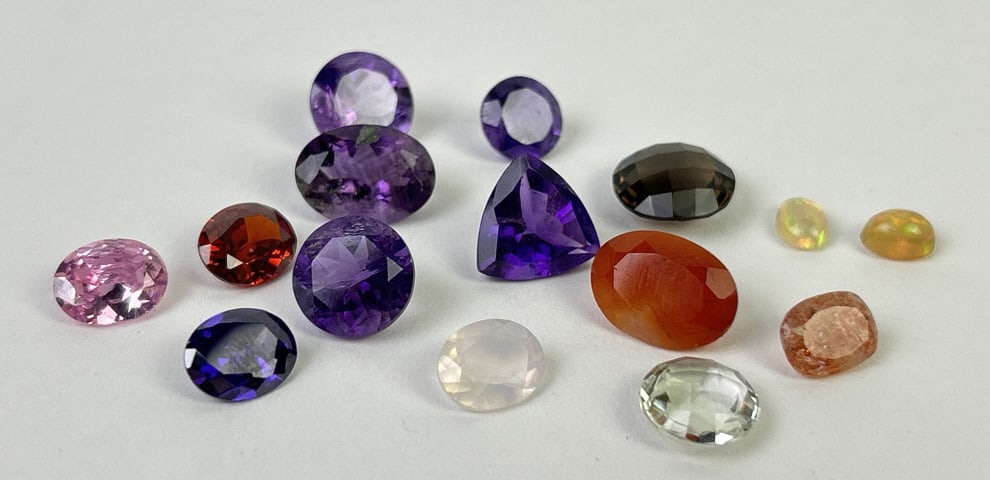 Assorted Loose Gemstones Opal Amethyst (1 of 3)