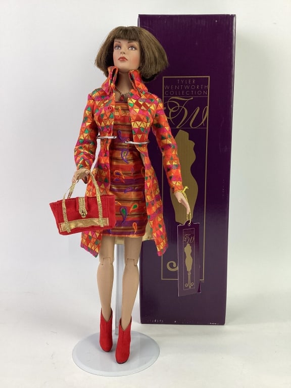 Tonner Tyler Wentworth Modern Sydney Doll: In original box. TW2405.
