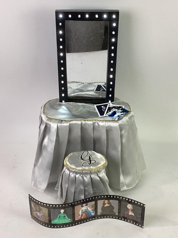 Gene Doll Vanity & Stool: Gene Doll Vanity & Stool