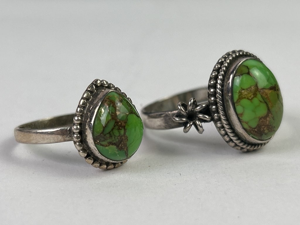 (2) Sterling & Turquoise Rings. 8.304 grams.: Two sterling silver and turquoise rings, sizes 9 & 7. Total weight inclusive of all materials: 8.304 grams.