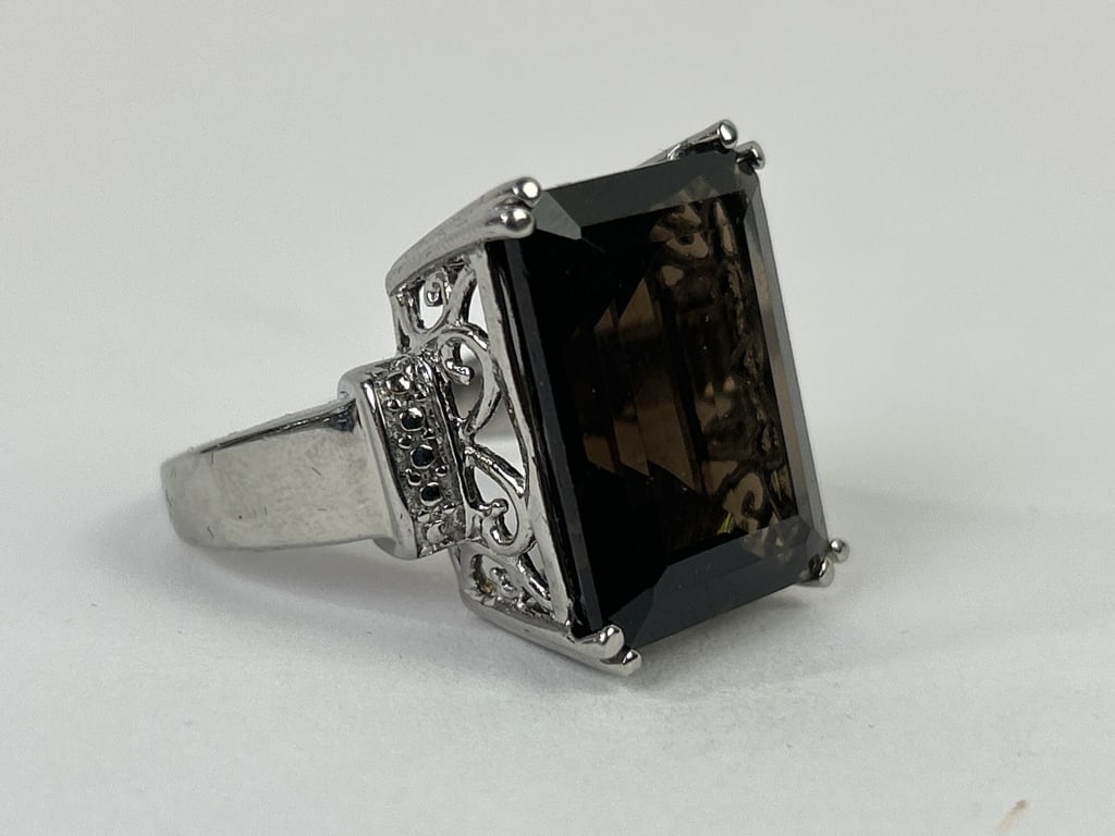 Sterling & Smoky Quartz Coctail Ring Size 9 (1 of 6)
