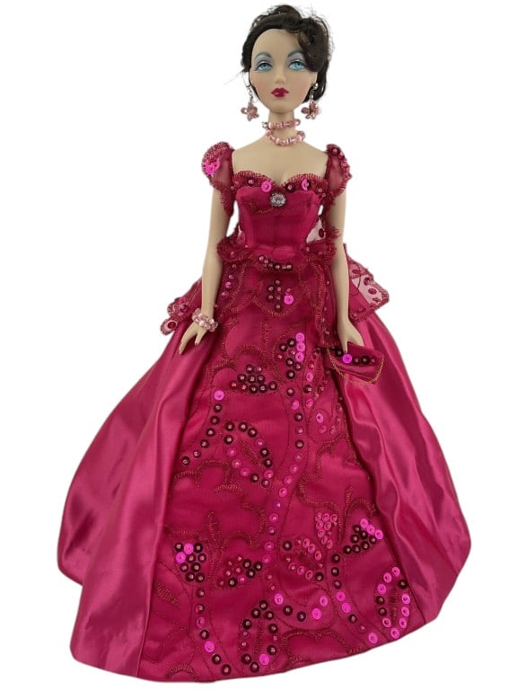 2001 Everything Coming Up Roses Doll: Stand, No COA, Wearing a 1999 American Countess Outfit, Replacement Shoes & Jewelry