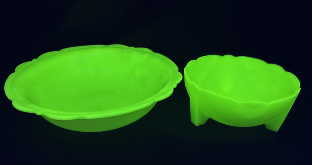 McKee Uranium bowl and Uranium Custard Dish with Scalloped Edges (1 of 7)
