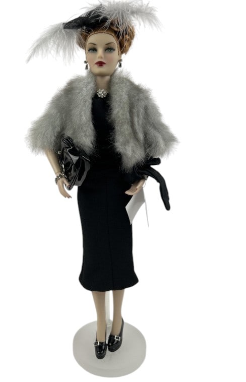 2007 Madra Rich Girl Produced by Jason Wu Doll: 2007 Madra Rich Girl Produced by Jason Wu Doll, complete, COA