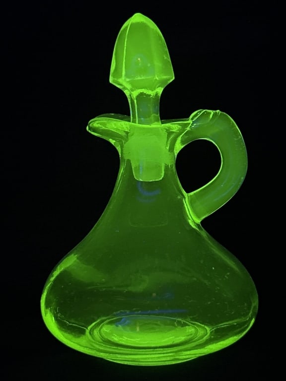 Anchor Hocking Uranium Green Depression Glass Cruet Cica 1930s (1 of 8)