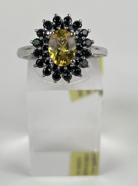 3.336 Gram STS Sterling Silver Ring with Yellow and Black gemstone Accents (1 of 3)