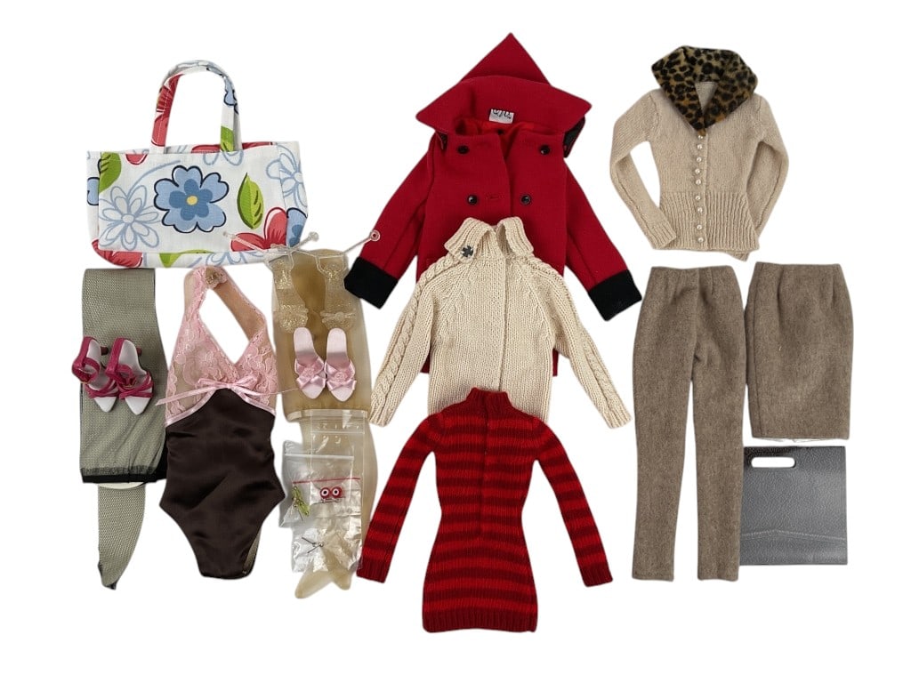 (3) Tonner Doll Outfits: Tonner: American Model, Tonner Tyler Red Coat & Sweaters, and Tonner Tyler (1 of 7)