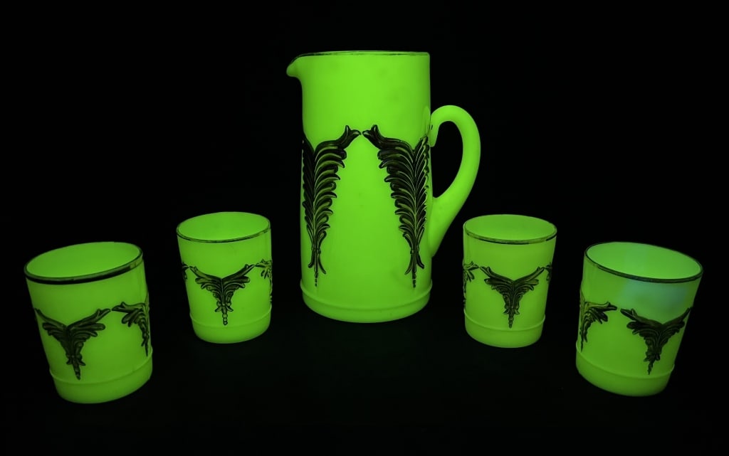 Heisey Uranium Custard Glass Winged Scroll Pitcher and Cups (1 of 5)