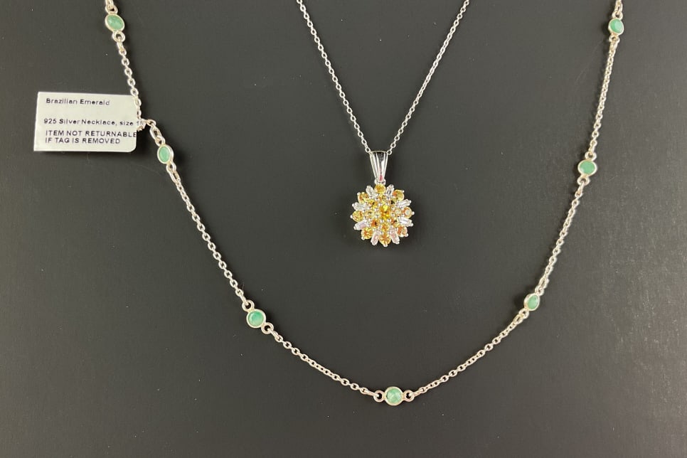 (2) 925 Sterling Silver Necklaces with non-sterling clasps and Sterling Silver Pendants with (1 of 1)