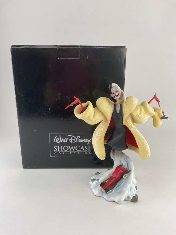 Cruella De Vil Figurine Walt Disney Showcase Collection (1 of 3)