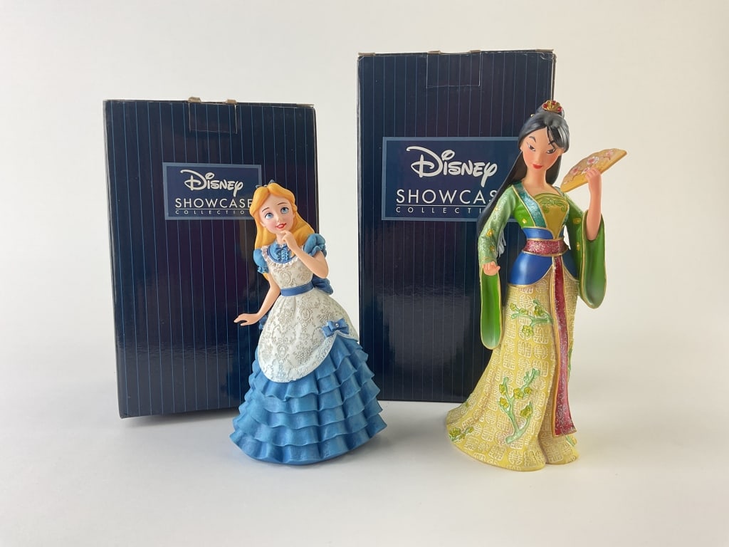 Alice and Mulan Disney Showcase Collection Figurines. (1 of 4)