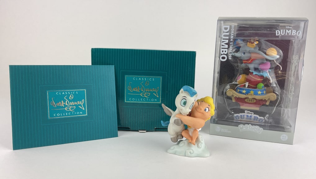 Dumbo Diorama Stage and "A Gift From The Gods" Ornament (1 of 3)