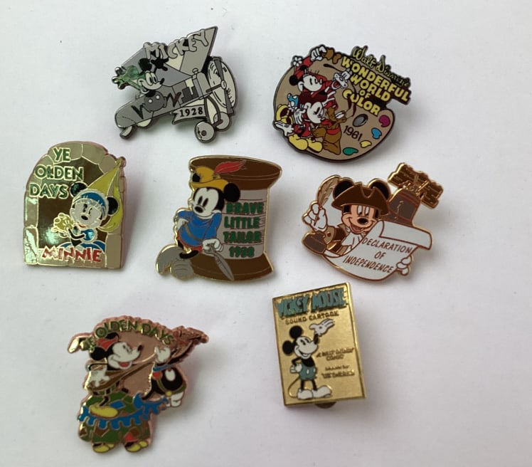 Disney Collector Trading Pins (7), Mickey and Minnie Mouse (1 of 3)