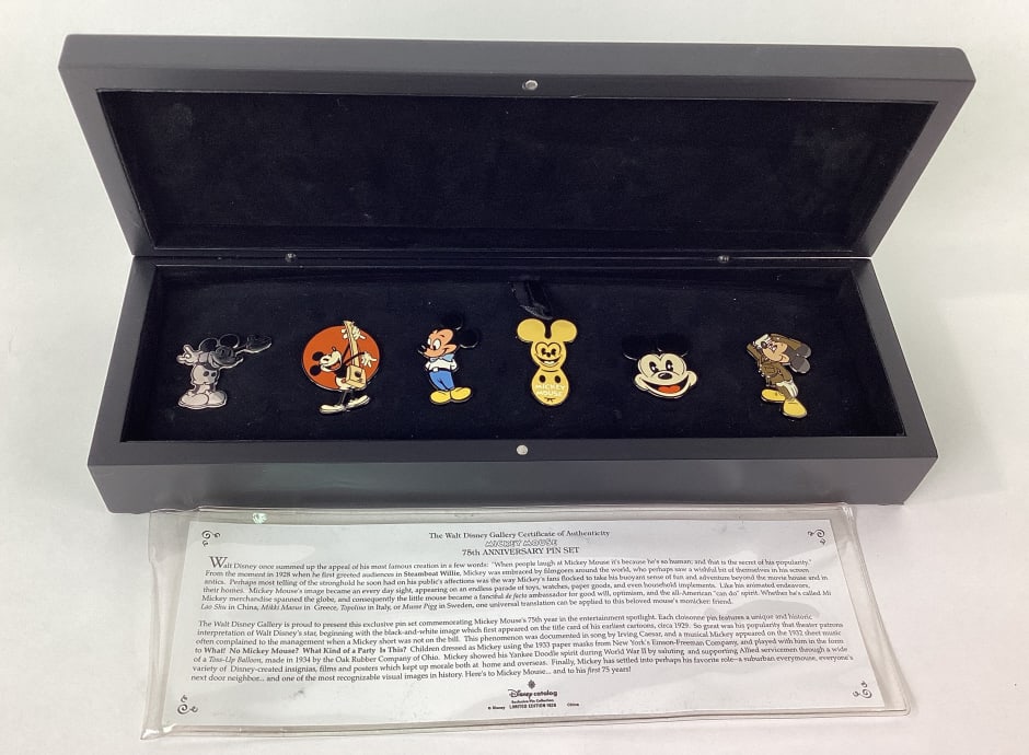 Disney Mickey Mouse 75th Anniversary Pin Set: Disney Mickey Mouse 75th Anniversary Pin Set, Limited Edition 1928, Box set, COA
