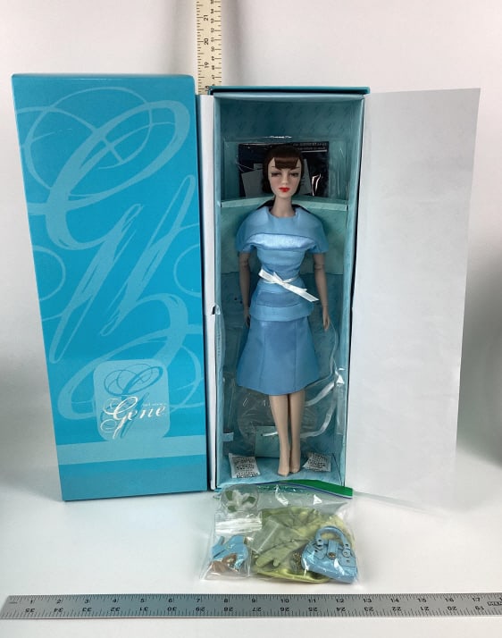 2008 Ivy Gene Doll (1 of 5)