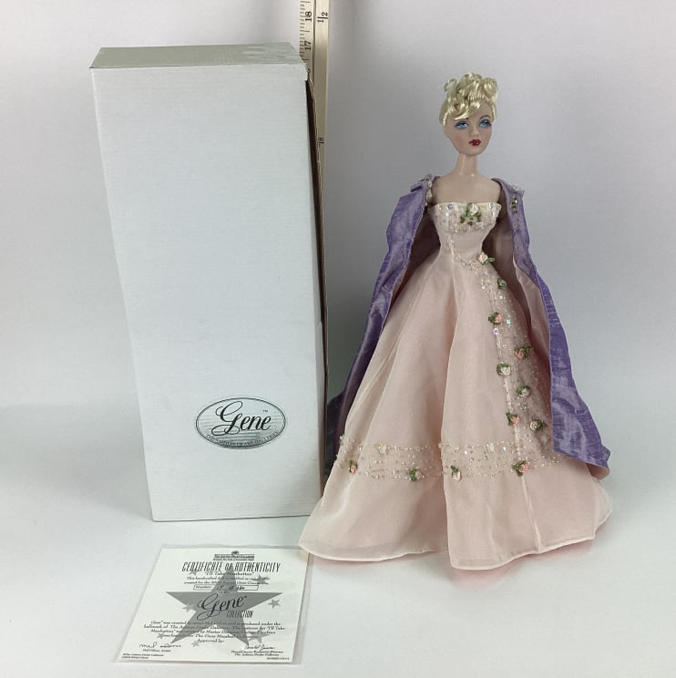 2005 I'll Take Manhattan Gene Convention Doll (1 of 10)