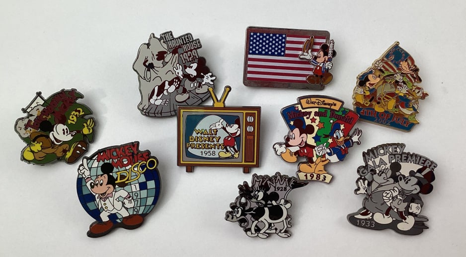 Disney Collector Trading Pins ( 9): Disney Collector Trading Pins ( 9), Mickey and Minnie Mouse, Pluto, Donald Duck