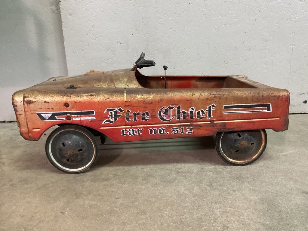 AMF Fire Chief Car No. 512 Pedal Car: AMF Fire Chief Car No. 512 Pedal Car, steering wheel and shifter are broken, other pieces may be missing