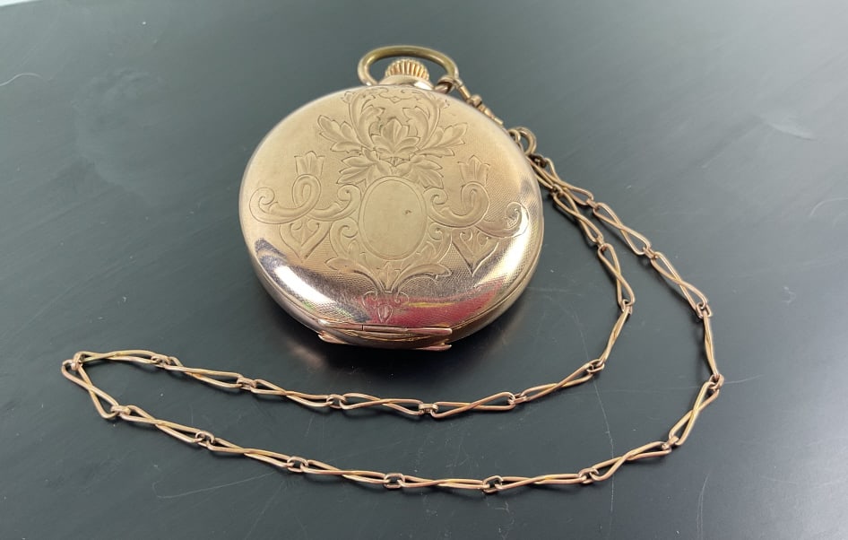 Hampden Watch Co. Champion Pocket Watch in Gold Filled Dueber Case (1 of 12)
