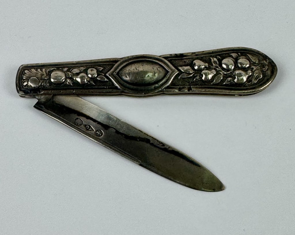 Sterling Pocket Knife: Sterling Pocket Knife, Hallmarked on the blade. TW: 36.52 Grams