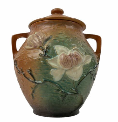 1943 Roseville Pottery Magnolia Cookie Jar with Lid (1 of 4)