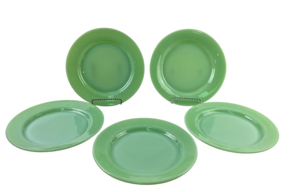 (5) Fire King Jadeite Dinner Plates (1 of 10)