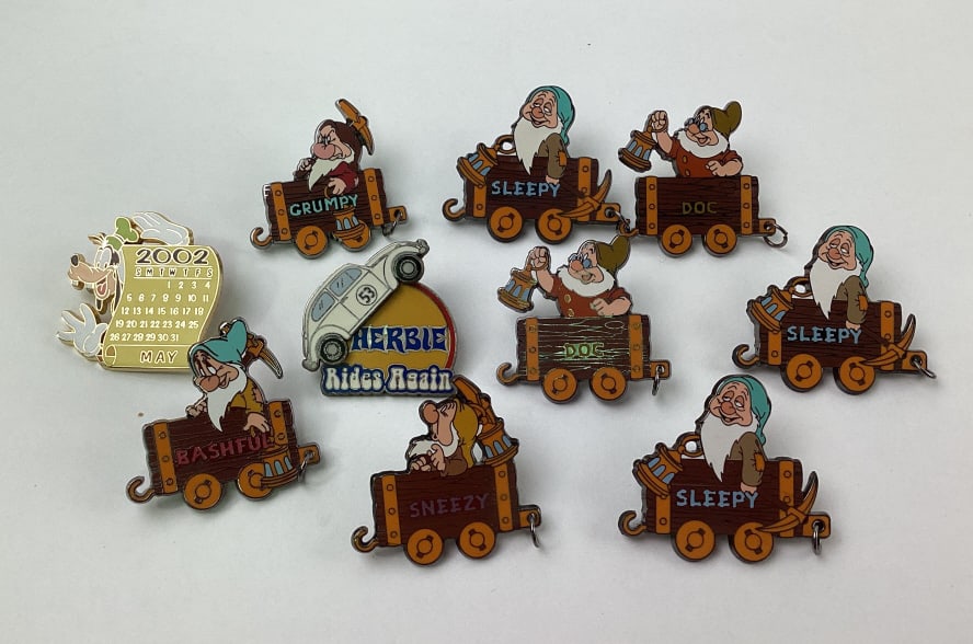 Disney Collector Trading Pins (10) (1 of 3)