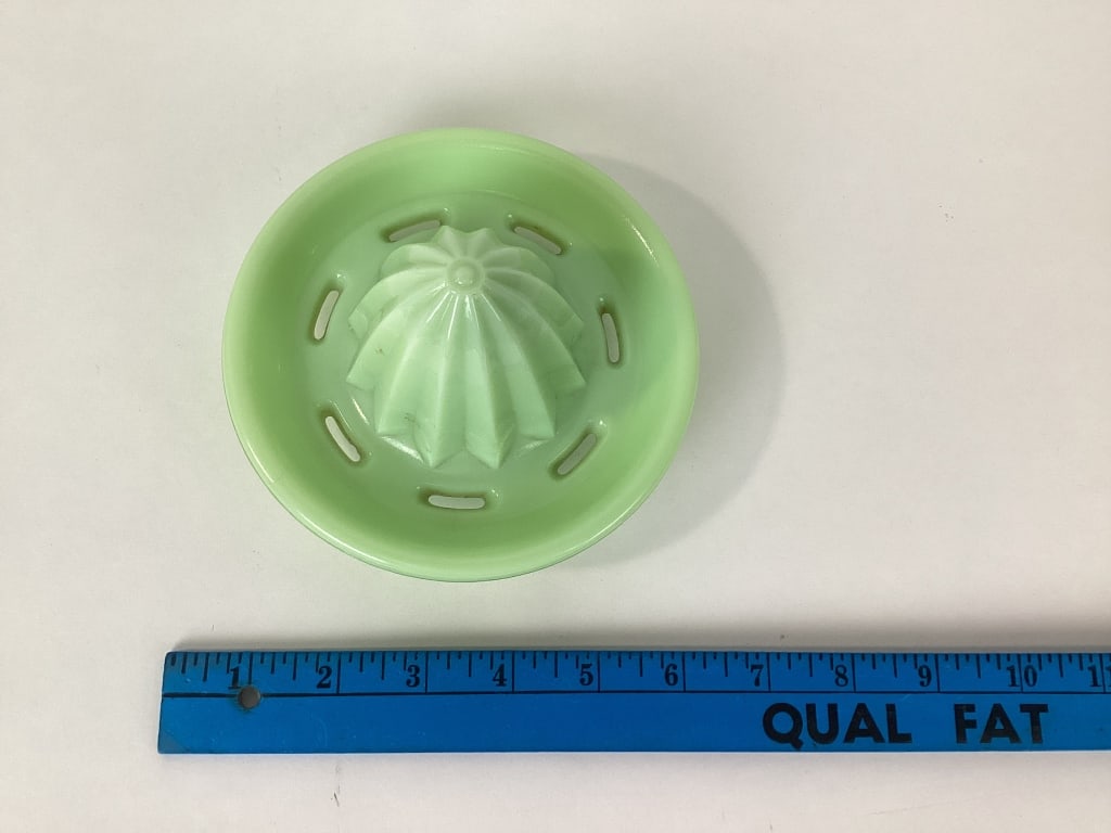 Uranium Jadeite Reamer - 4