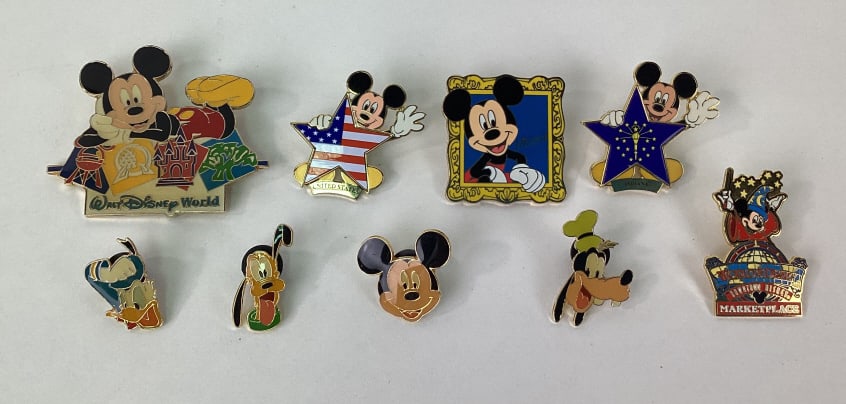 (9) Disney Collector Trader Pins: (9) Disney Collector Trader Pins including Mickey Mouse, Donald Duck, Pluto and Goofy