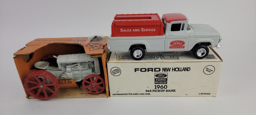 ERTL 1/25 Scale Ford Diecast Bank and ERTL Diecast Ford Tractor (1 of 16)