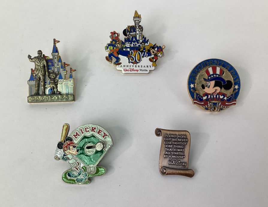(5) Disney Collector Trader Pins: (5) Disney Collector Trader Pins, including 2002 Presidents Day, Mickey Mouse Baseball, Partners, 30th Anniversary, and Other