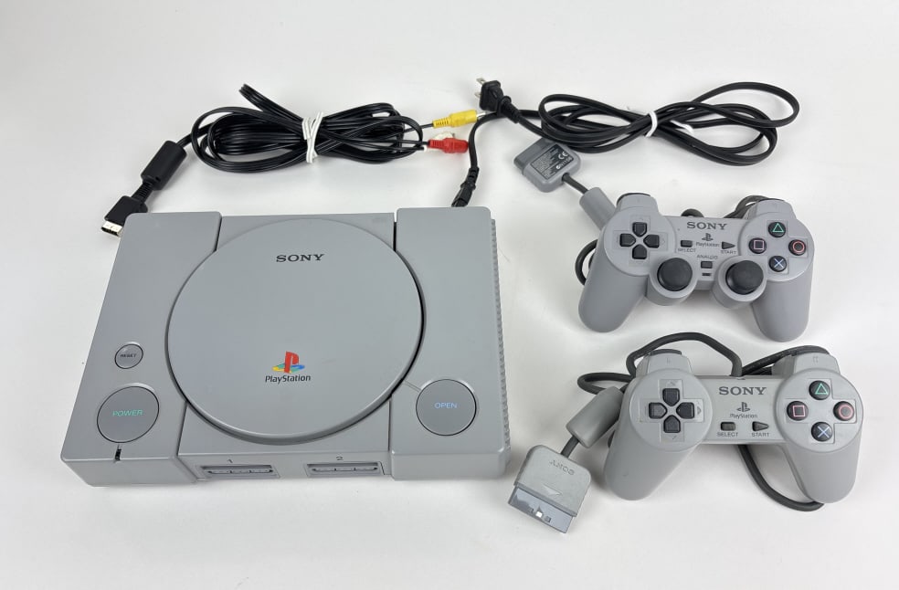 Sony PlayStation 2 PS2 With Accessories (1 of 6)
