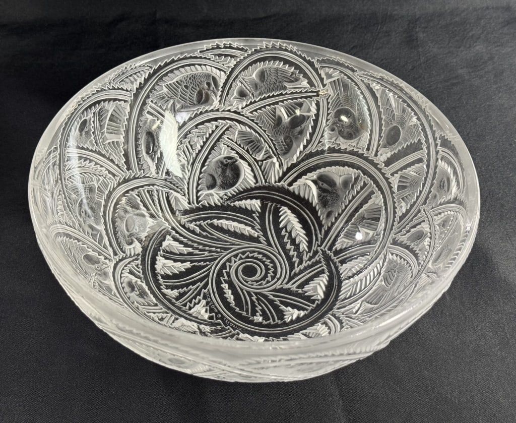 Lalique Crystal Pinsons 9.25 Inch Bowl (1 of 14)