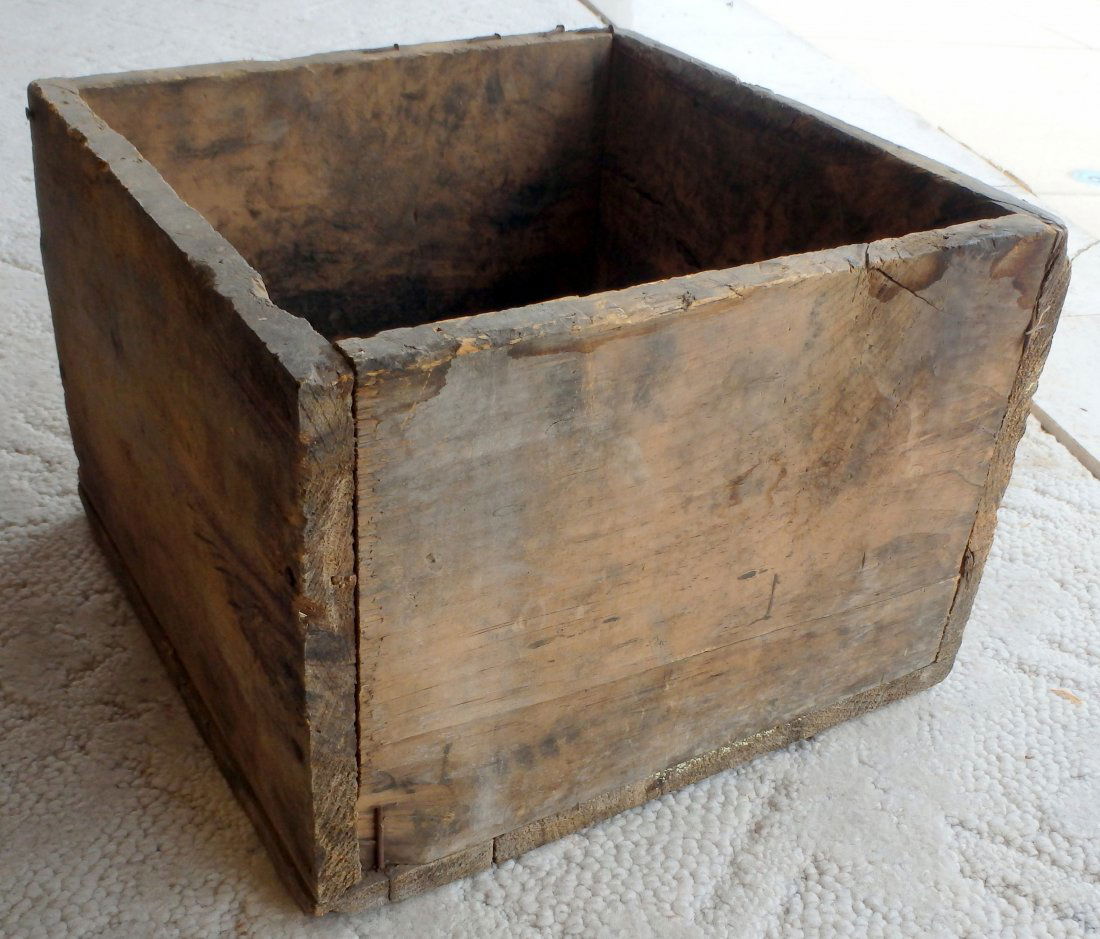 Primitive Wood Crate (1 of 3)