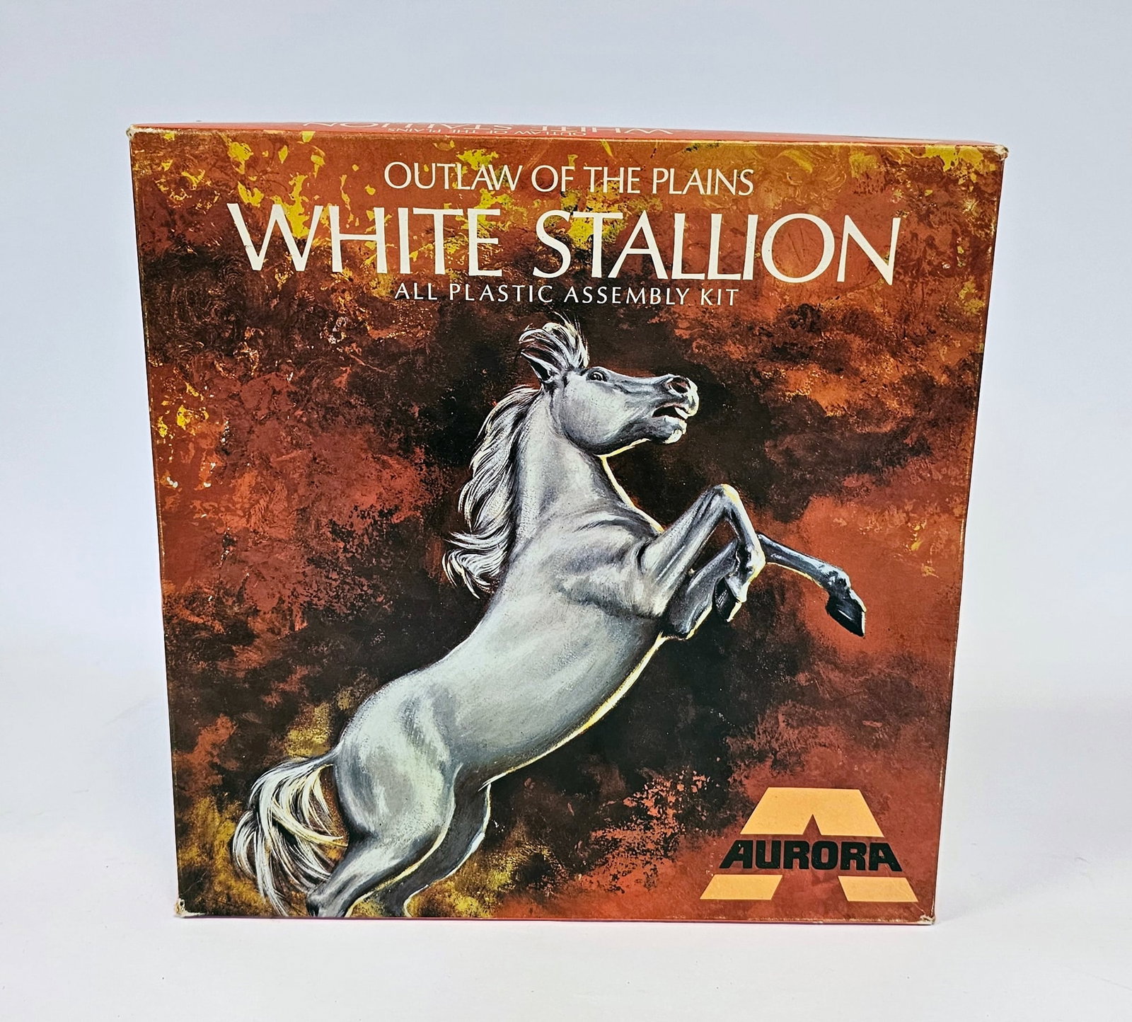 Aurora 'White Stallion' Outlaw of the Plains plastic assembly kit, No.401 boxed: Aurora 'White Stallion' Outlaw of the Plains plastic assembly kit, No.401 boxed 