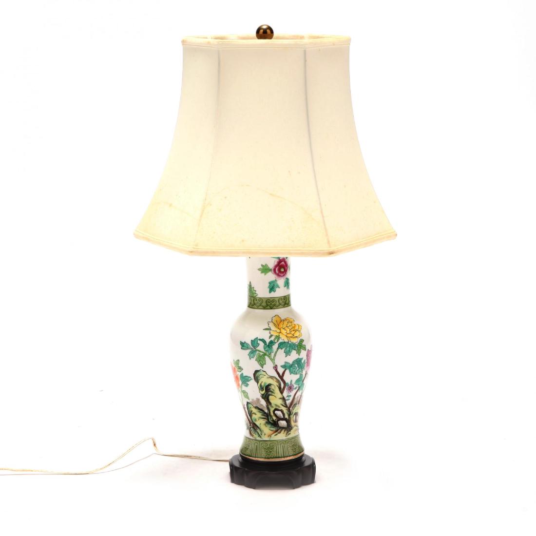 Vintage Chinese Export Porcelain Table Lamp (1 of 3)