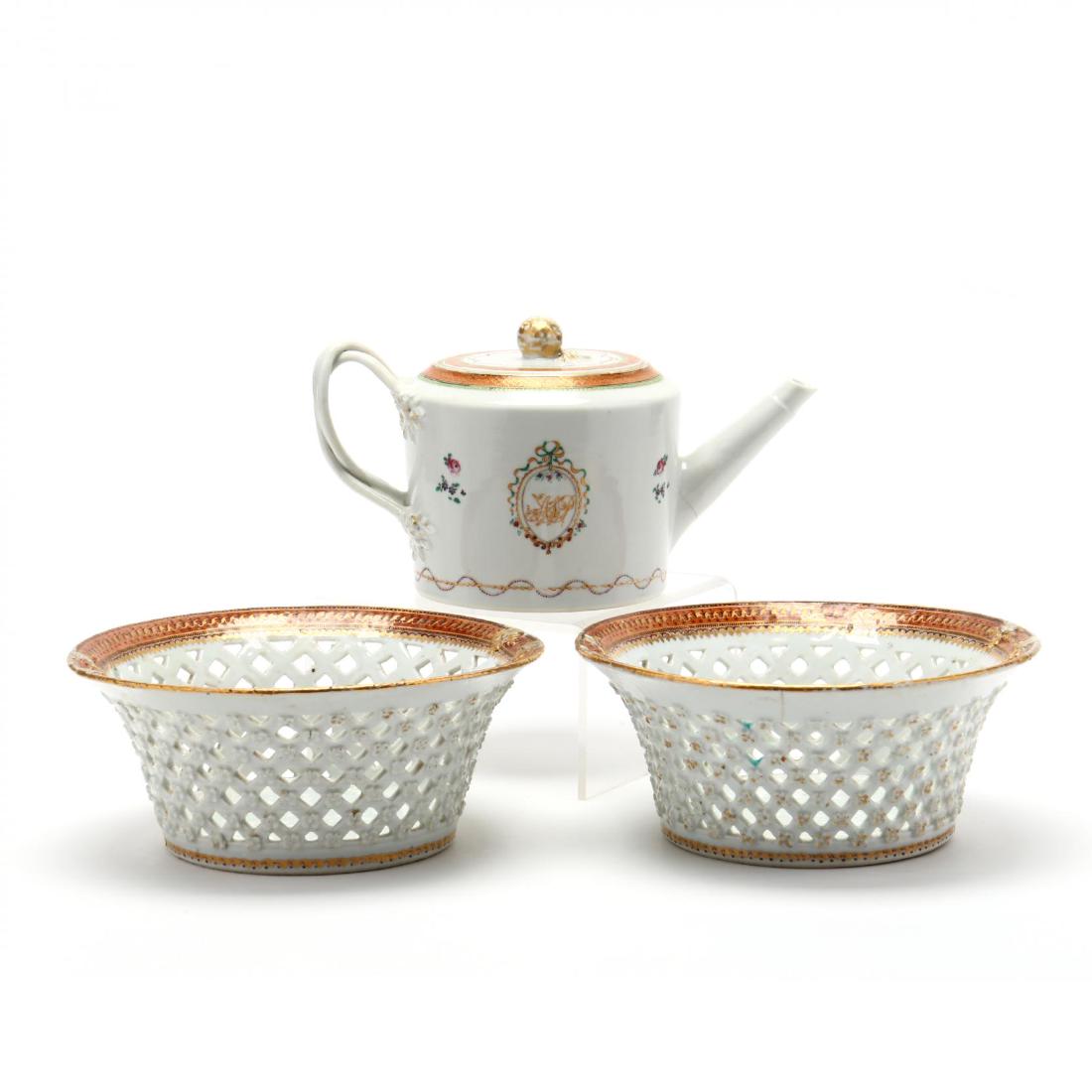 A Pair of Chinese Export Porcelain Reticulated Baskets (1 of 5)