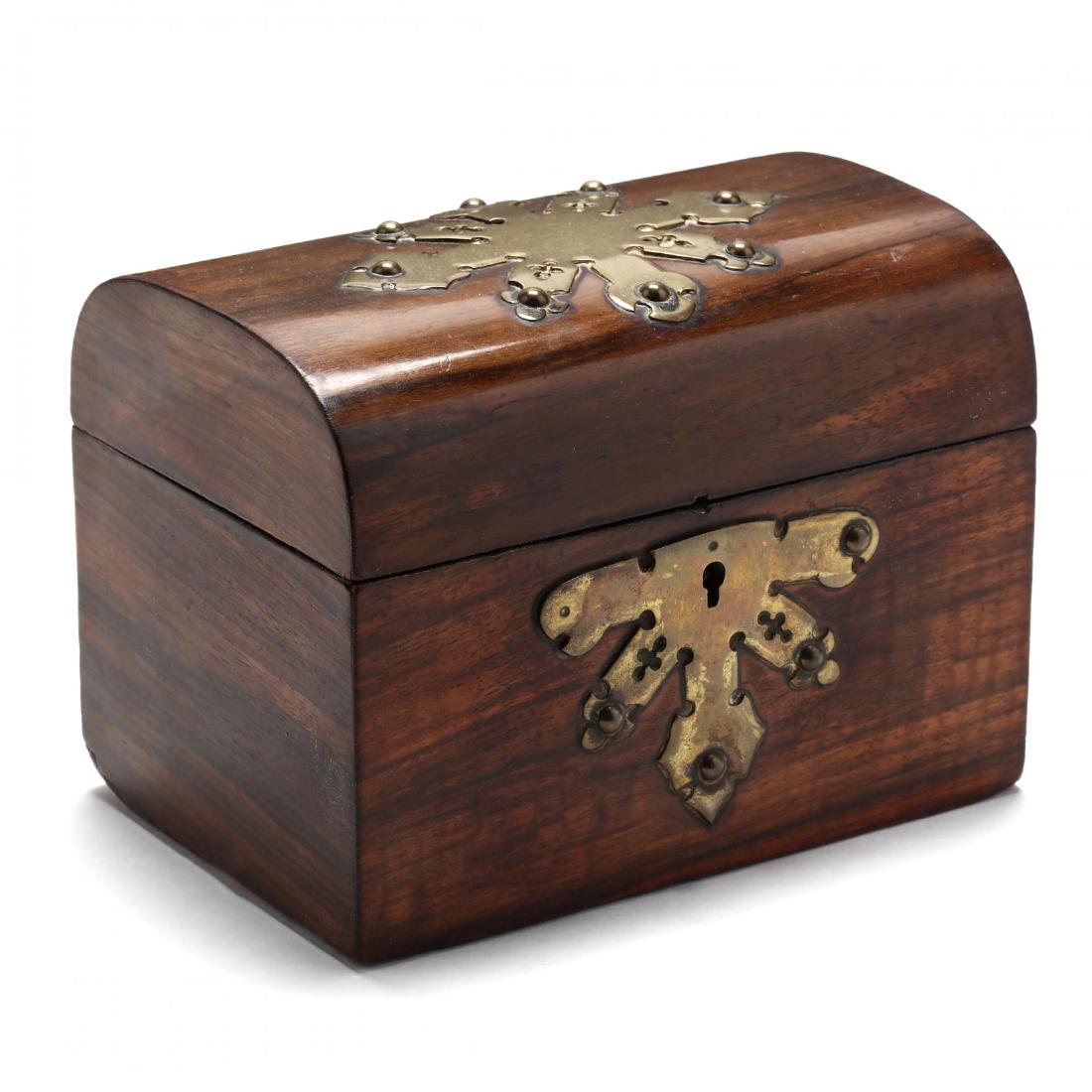 Georgian Rosewood Tea Caddy: Georgian Rosewood Tea Caddy circa 1800, brass mounts, divided and lidded interior. 6 x 8 x 5.5 in. The Estate of the late Rushton W. Hays, St. Augustine, FL Additional high-resolution photos are avail